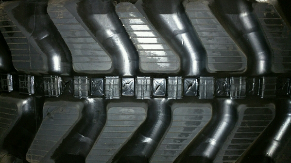 300X52.5X82 (300X82X52.5, 300X52.5NX82) Rubber Tracks, Airman, Case, Hitachi, New Holland, McElroy T900